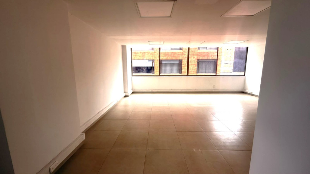 Oficina En Arriendo - Puente Largo, Bogotá