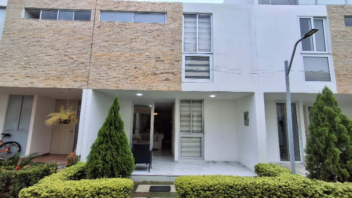 {{ ucwords(strtolower($similar['type'])) }}