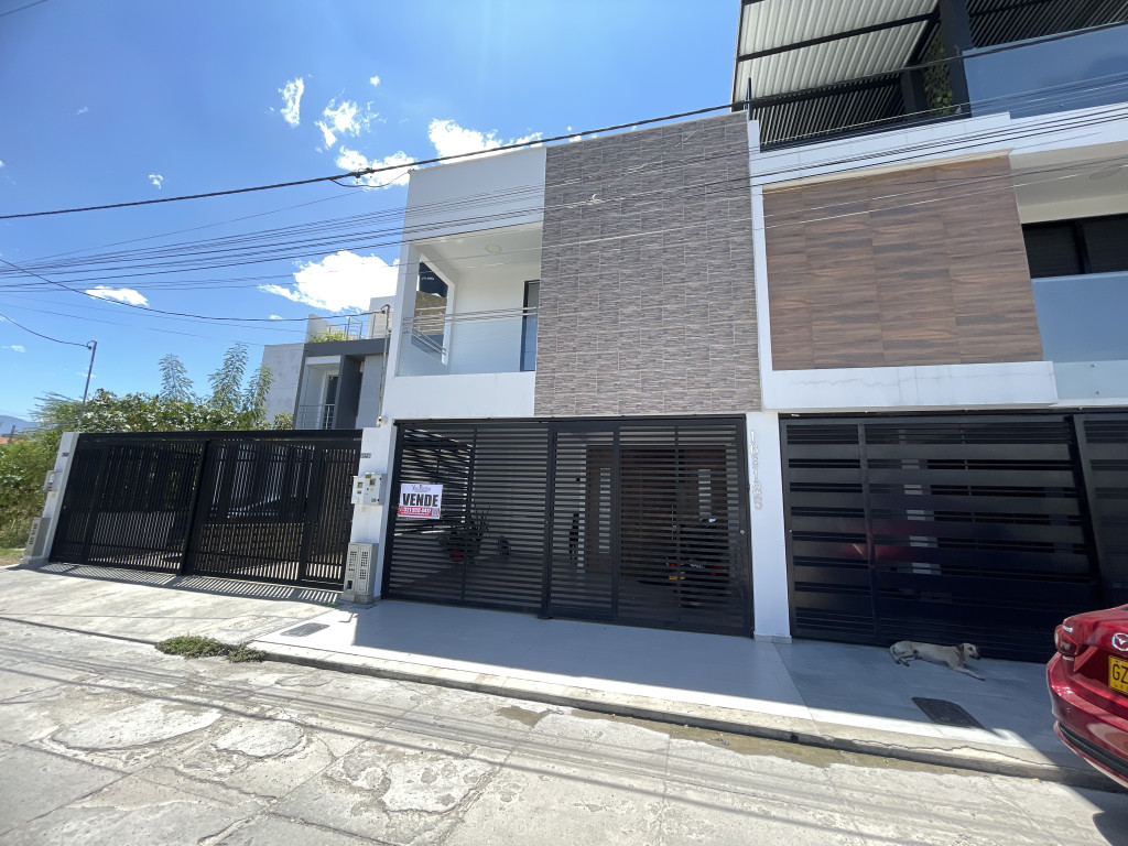 {{ ucwords(strtolower($similar['type'])) }}