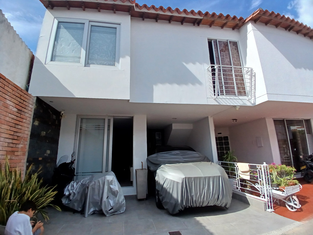 {{ ucwords(strtolower($similar['type'])) }}