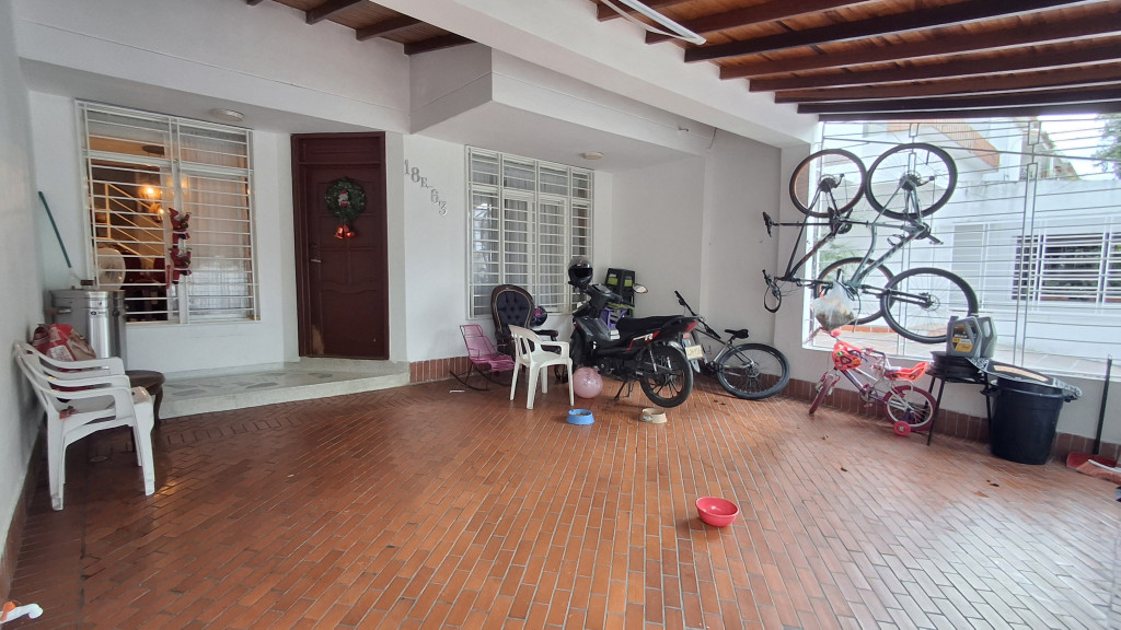 {{ ucwords(strtolower($similar['type'])) }}