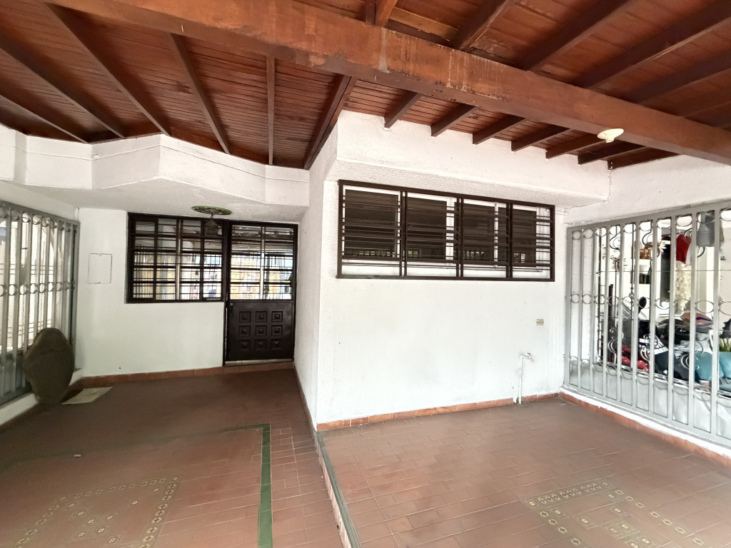 {{ ucwords(strtolower($inmueble[