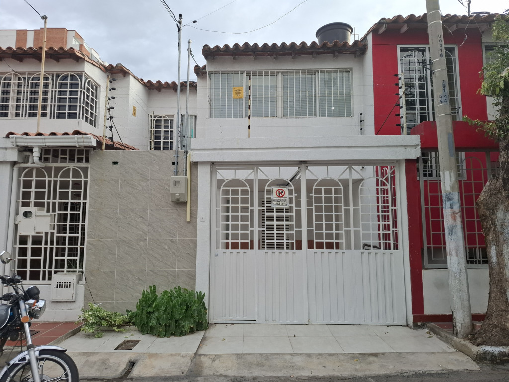 {{ ucwords(strtolower($similar['type'])) }}