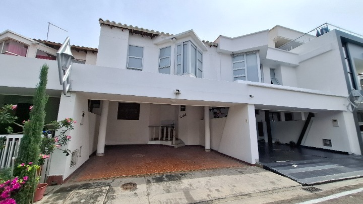 {{ ucwords(strtolower($similar['type'])) }}