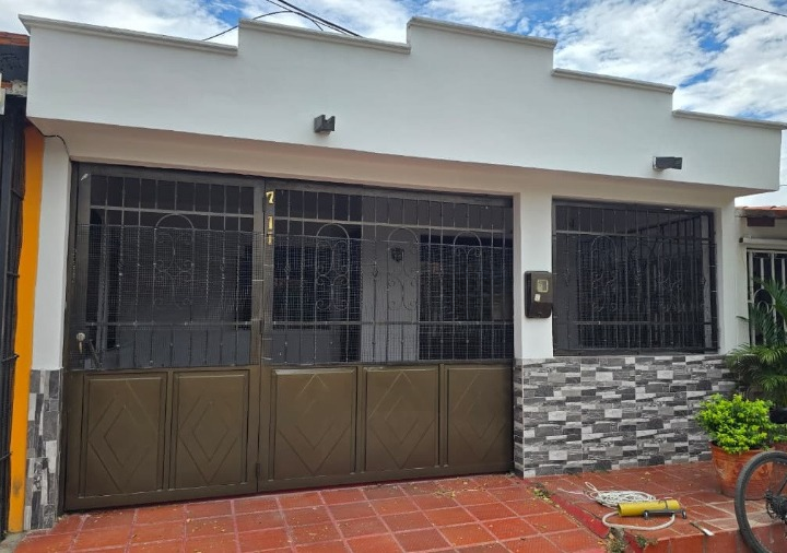 {{ ucwords(strtolower($similar['type'])) }}