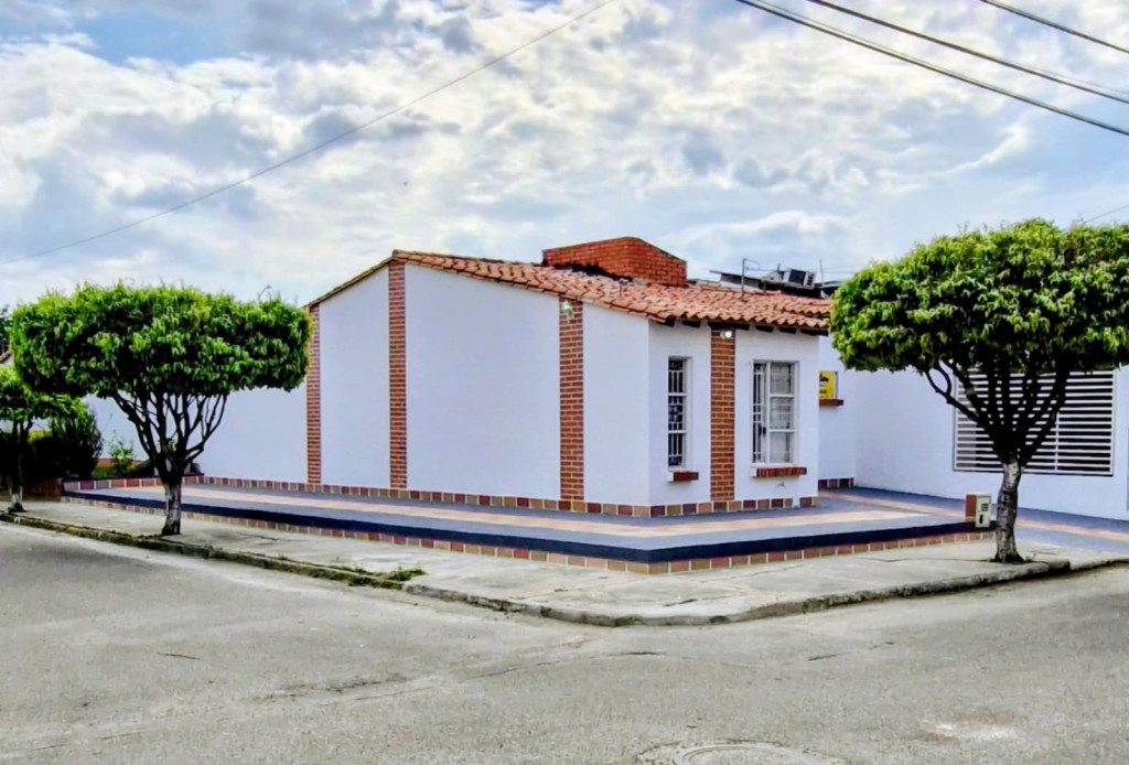 {{ ucwords(strtolower($similar['type'])) }}