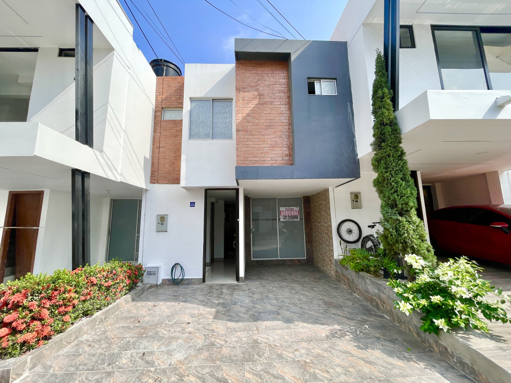 {{ ucwords(strtolower($similar['type'])) }}