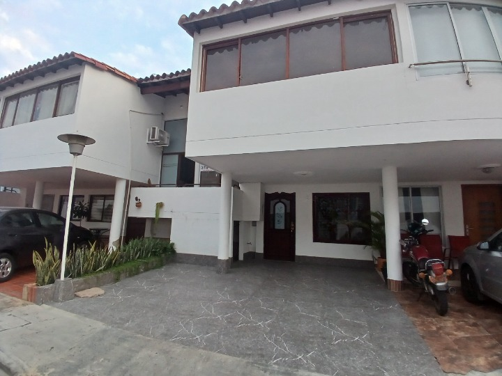 {{ ucwords(strtolower($similar['type'])) }}