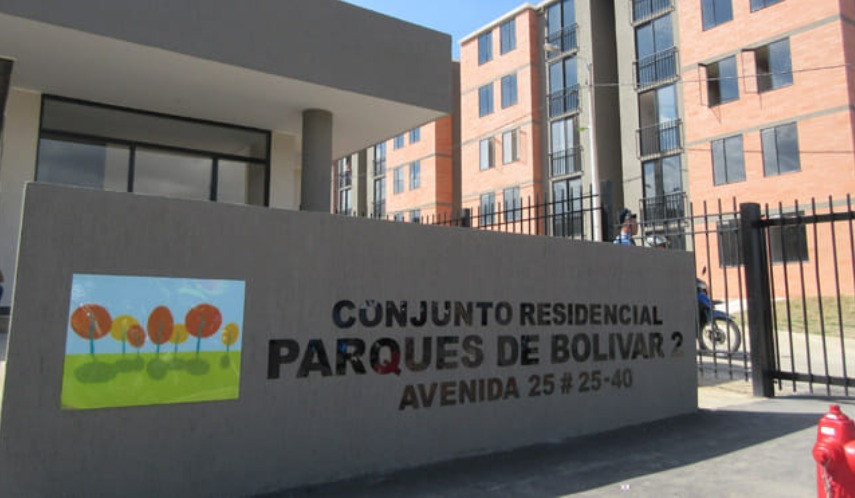 {{ ucwords(strtolower($similar['type'])) }}