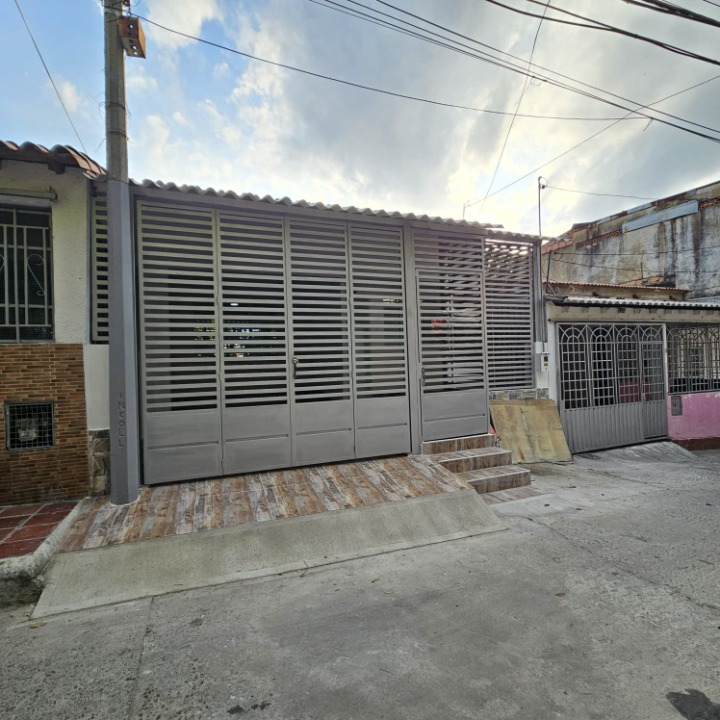 {{ ucwords(strtolower($similar['type'])) }}