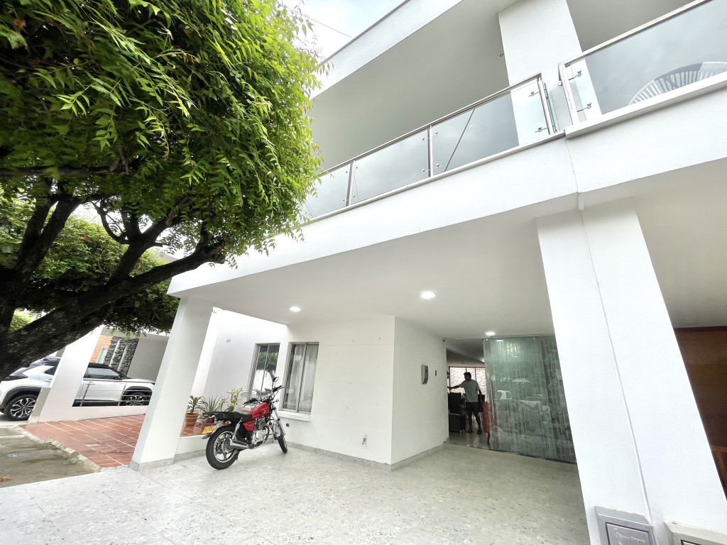 {{ ucwords(strtolower($inmueble['type'])) }}