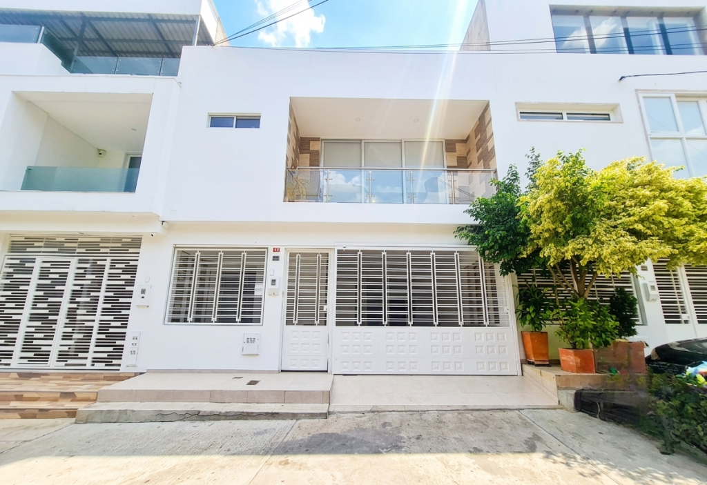 {{ ucwords(strtolower($inmueble['type'])) }}