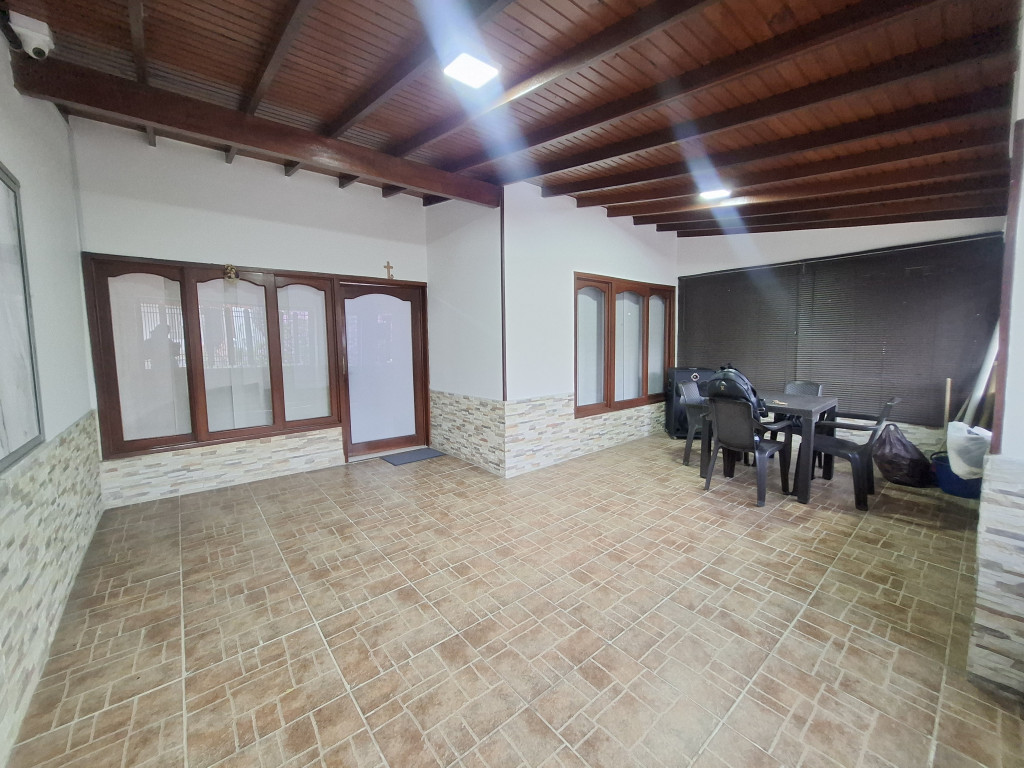 {{ ucwords(strtolower($inmueble[