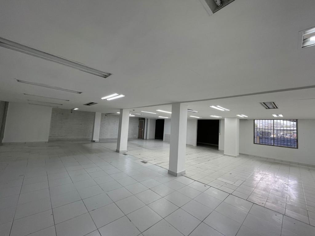 Bodega en Venta en Guayabal, Medellín — foto 1
