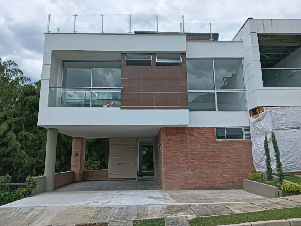 Casa en Venta en Tres esquinas, Envigado — foto 1