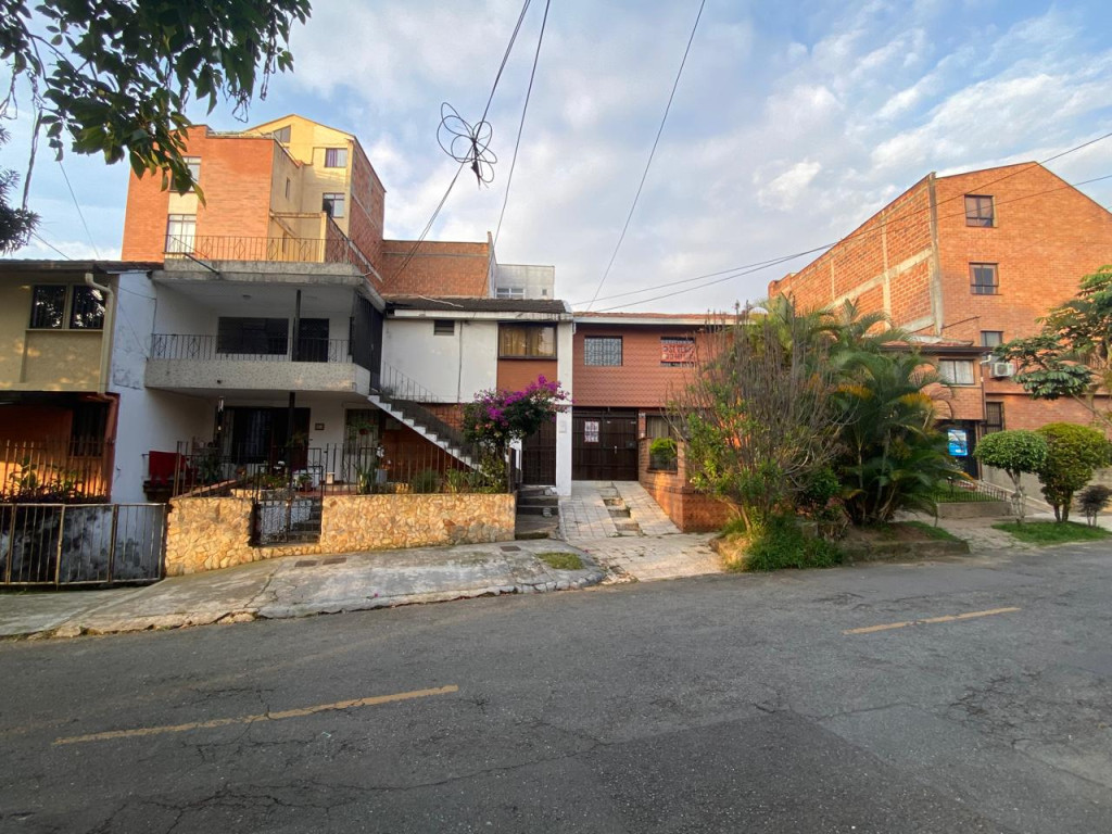 Casalote en Venta en Santa Mónica, Medellín — foto 1
