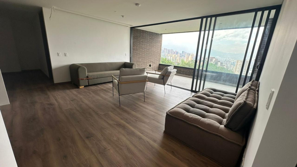 Apartamento en Venta en El Poblado, Las Palmas, Medellín — foto 1