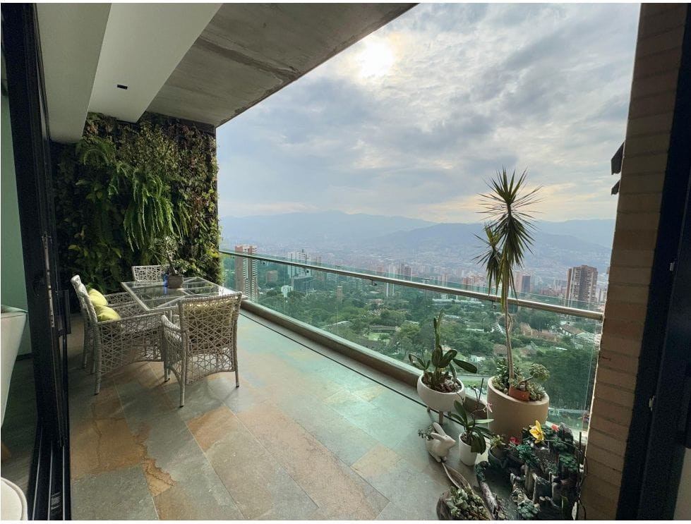 Apartamento en Venta en El Poblado, Cantagirone, Medellín — foto 1