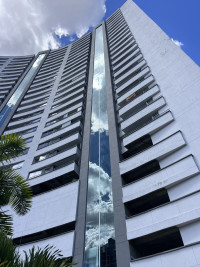 Apartamento en Venta en El Poblado, Medellín — miniatura 1