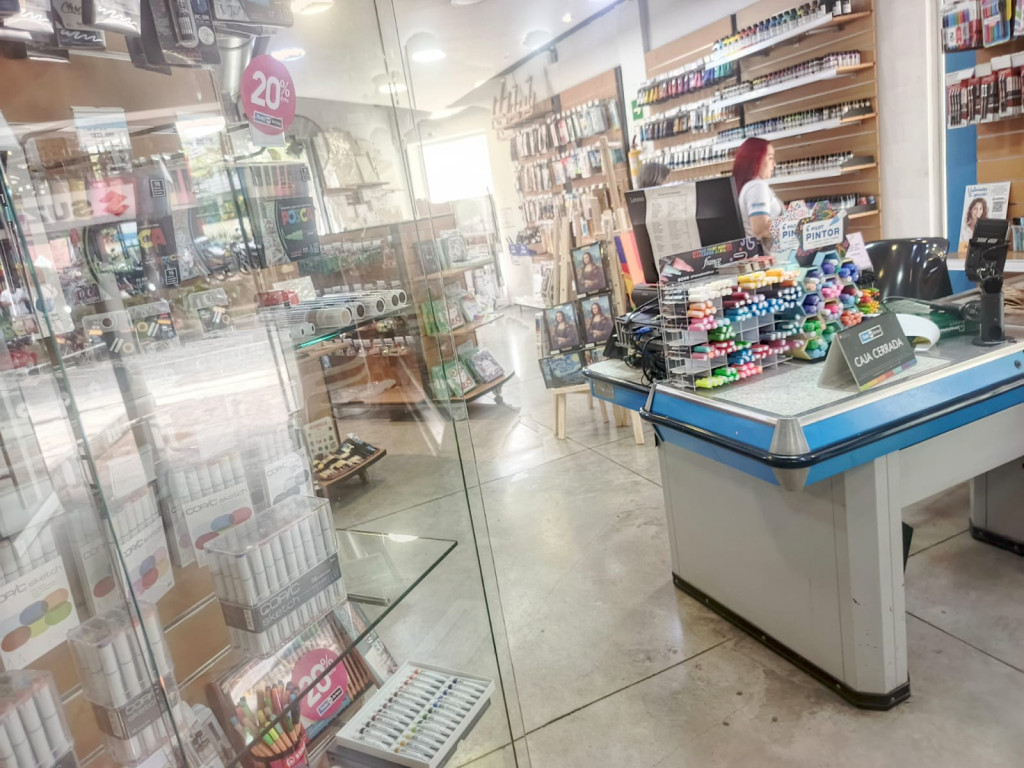 Local en Venta en Conquistadores, Medellín — foto 1