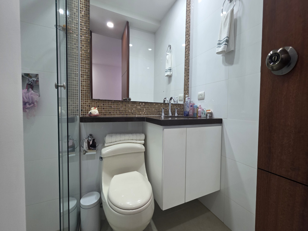 Apartamento en Venta en Poblado-La Calera, Medellín — foto 1