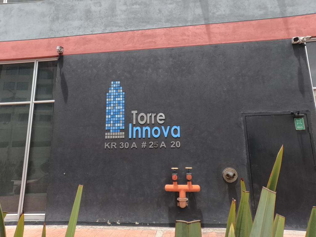 Apartaestudio En Arriendo - Gran América, Bogotá