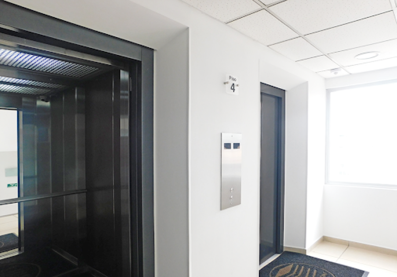 Oficina En Venta - La Castellana, Bogotá