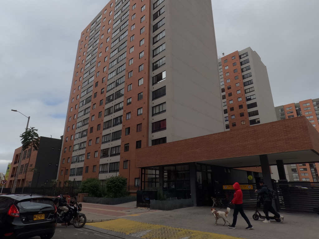 Apartamento En Arriendo - Ciudad La Salle, Bogotá