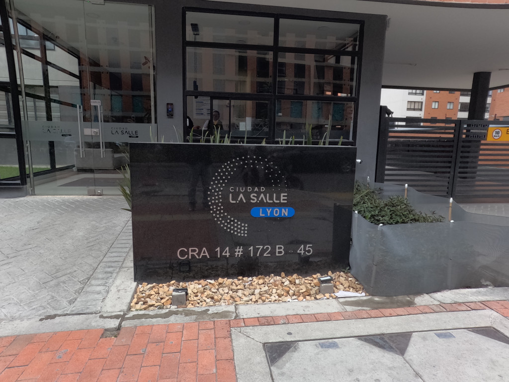 Apartamento En Arriendo - Ciudad La Salle, Bogotá