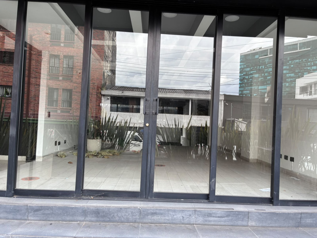 Edificio en arriendo en Santa Ana Occidental, Bogotá, 921 m² · foto 18 de 24