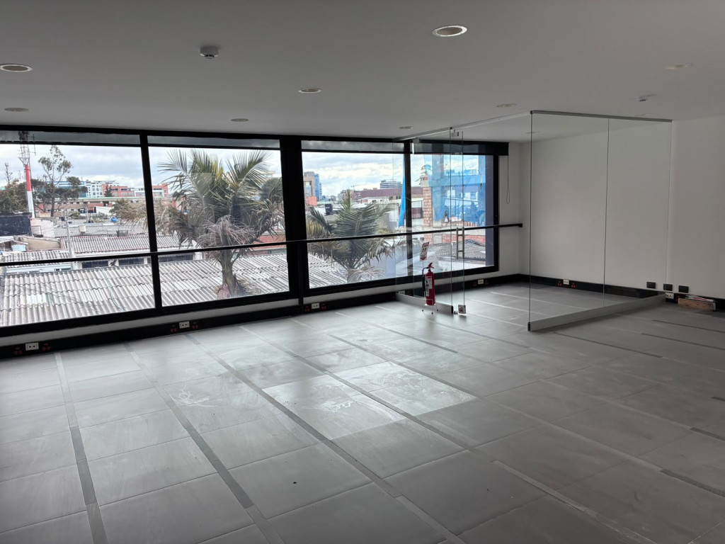 Edificio en arriendo en Santa Ana Occidental, Bogotá, 921 m² · foto 20 de 24