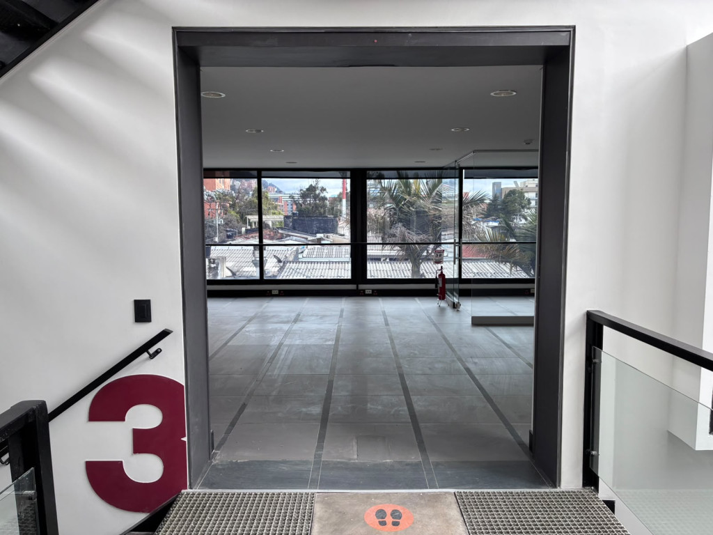Edificio en arriendo en Santa Ana Occidental, Bogotá, 921 m² · foto 21 de 24