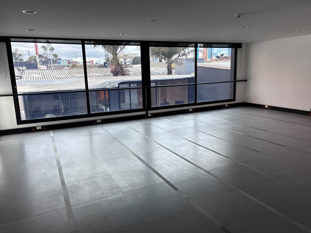 Edificio en arriendo en Santa Ana Occidental, Bogotá, 921 m² · foto 22 de 24