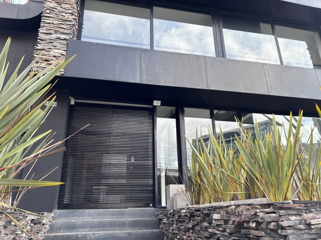 Edificio en arriendo en Santa Ana Occidental, Bogotá, 921 m² · foto 3 de 24