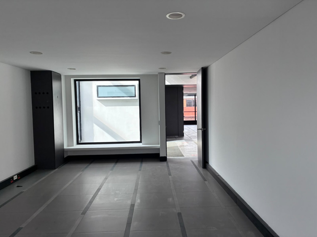 Edificio en arriendo en Santa Ana Occidental, Bogotá, 921 m² · foto 7 de 24