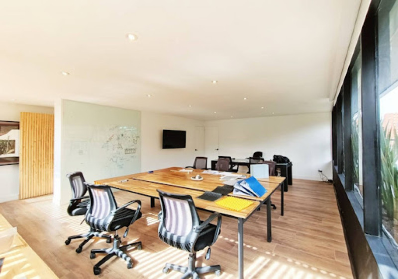 Comercial (Casa Para Comercio) En Arriendo - Santa Ana Occidental, Bogotá