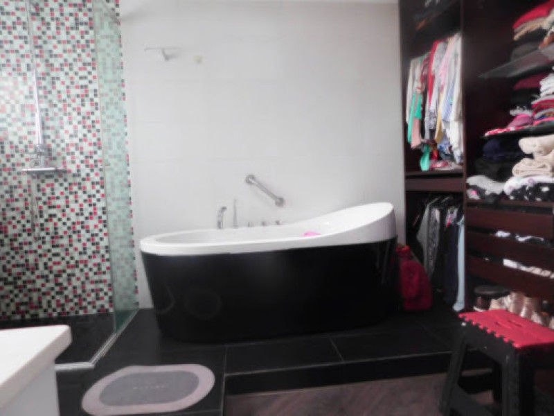 Casa - Apartamento(S) En Arriendo - Sotileza, Bogotá