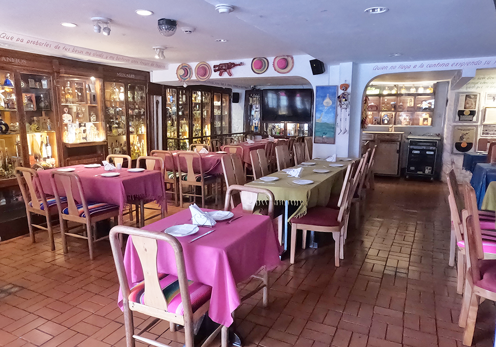 Comercial (Casa Para Comercio) En Arriendo - El Refugio, Bogotá