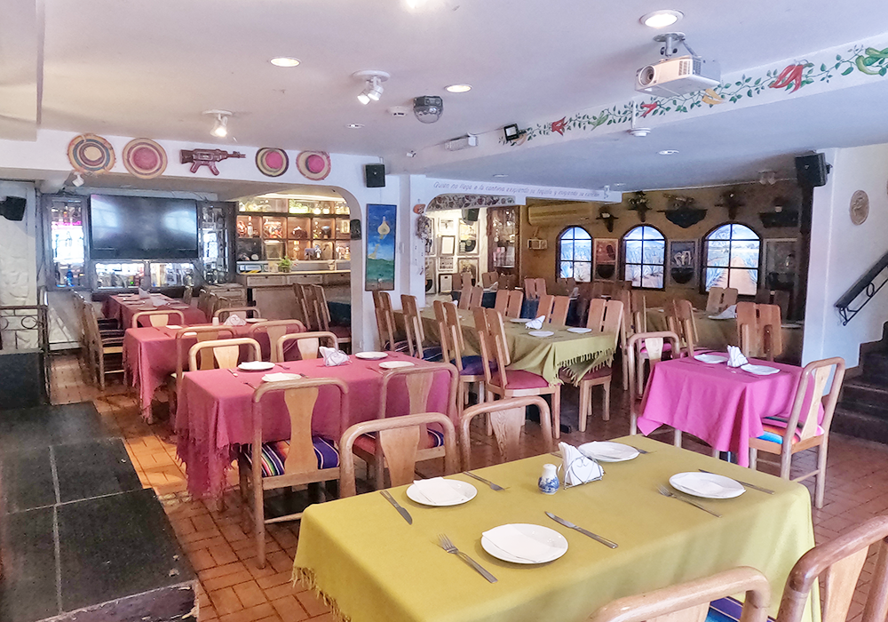 Comercial (Casa Para Comercio) En Arriendo - El Refugio, Bogotá