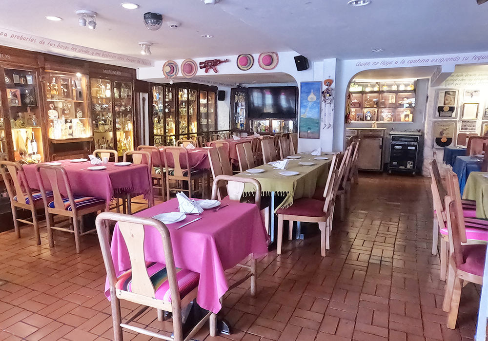 Comercial (Casa Para Comercio) En Arriendo - El Refugio, Bogotá