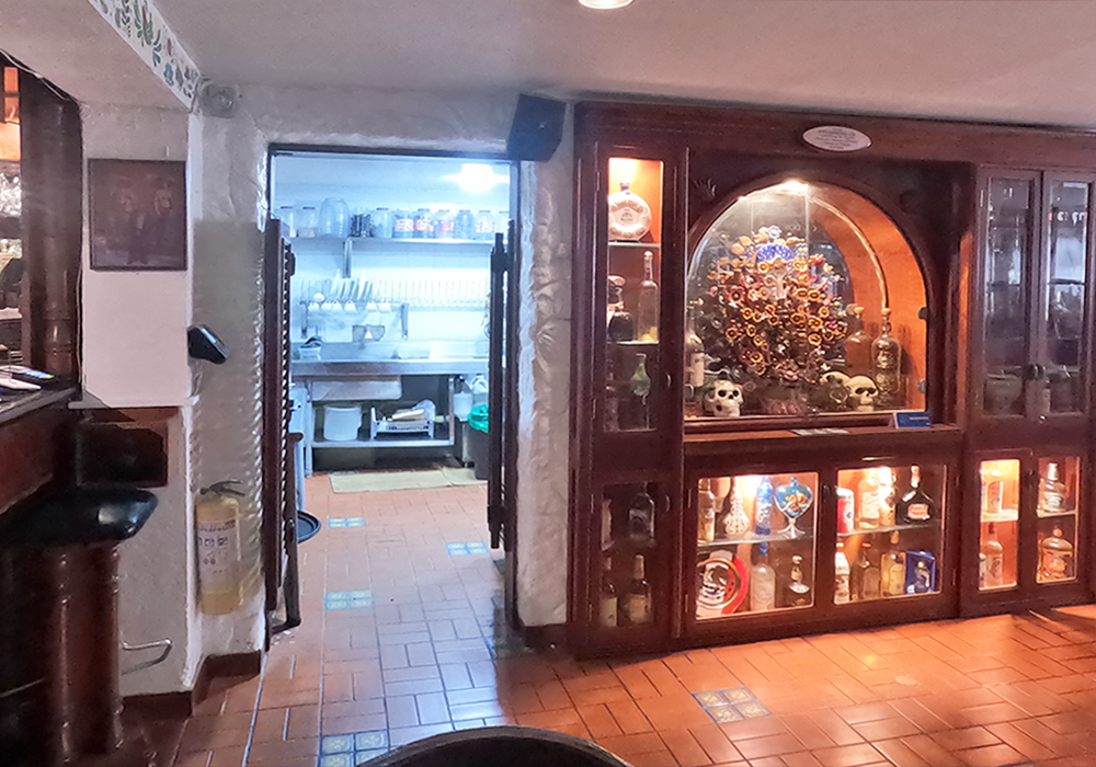 Comercial (Casa Para Comercio) En Arriendo - El Refugio, Bogotá