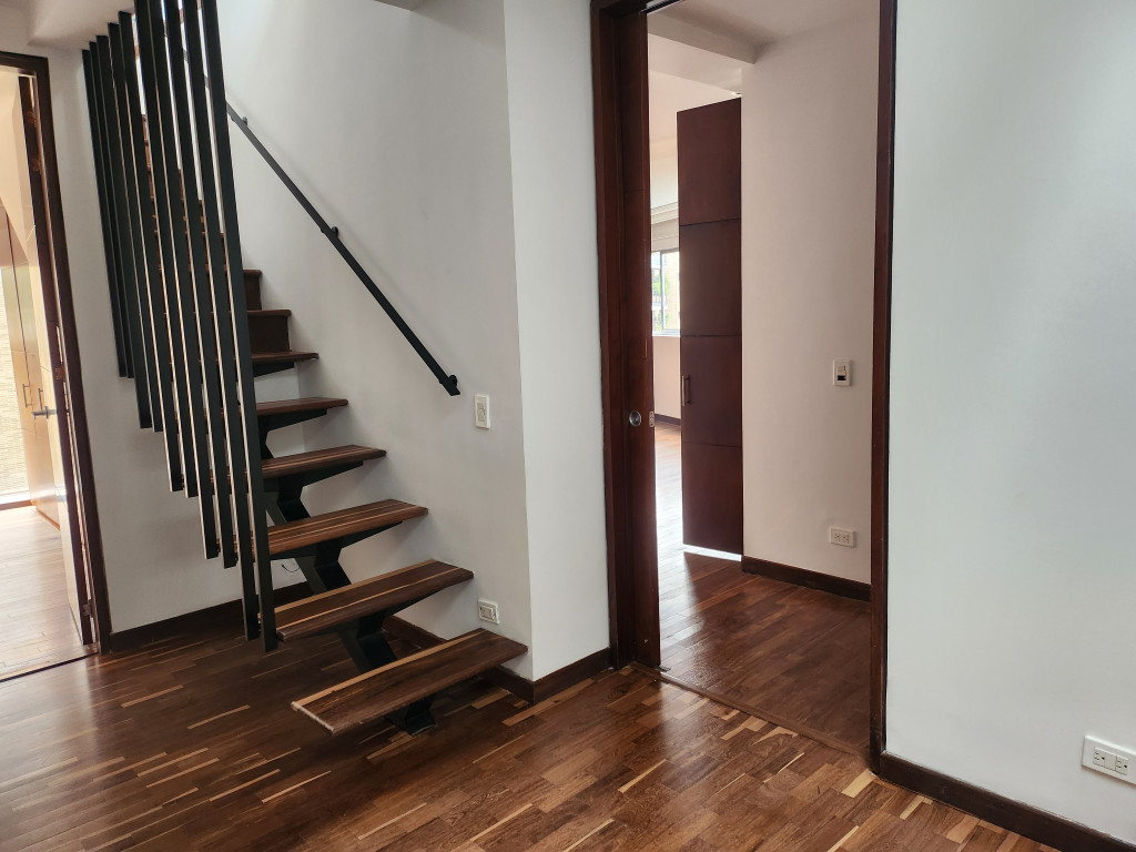 Apartamento En Arriendo - Los Rosales, Bogotá