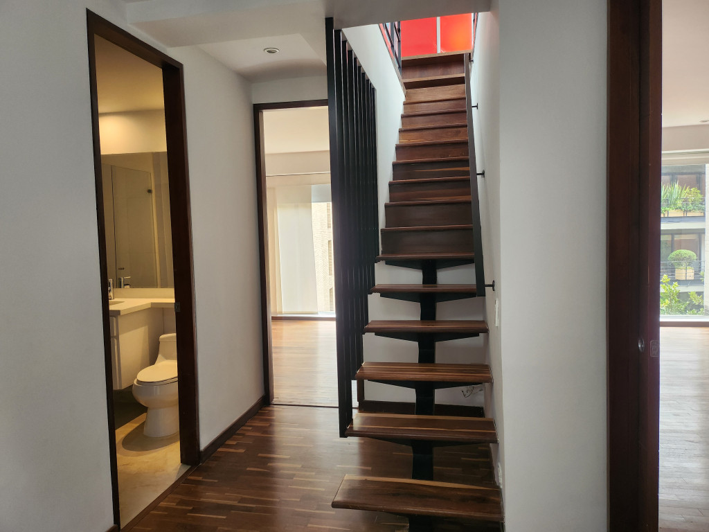 Apartamento En Arriendo - Los Rosales, Bogotá