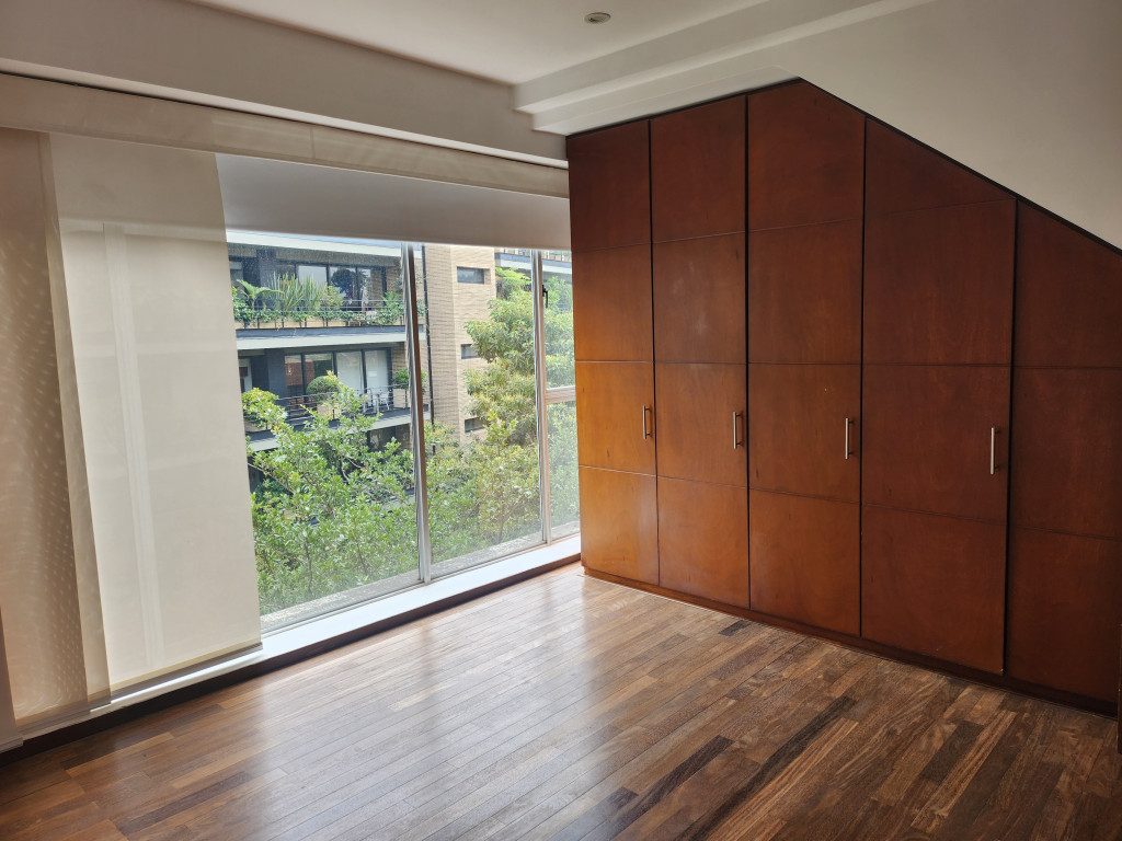 Apartamento En Arriendo - Los Rosales, Bogotá