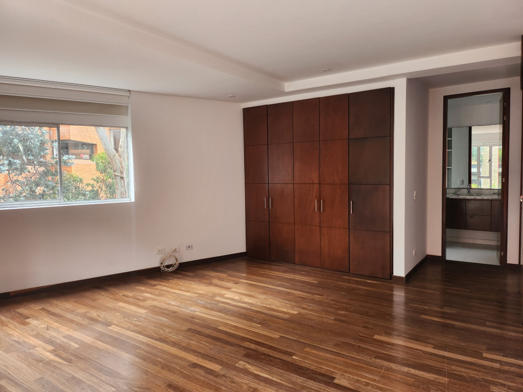 Apartamento En Arriendo - Los Rosales, Bogotá