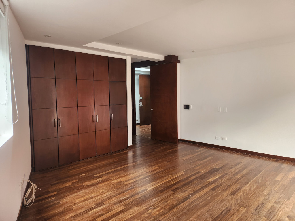 Apartamento En Arriendo - Los Rosales, Bogotá