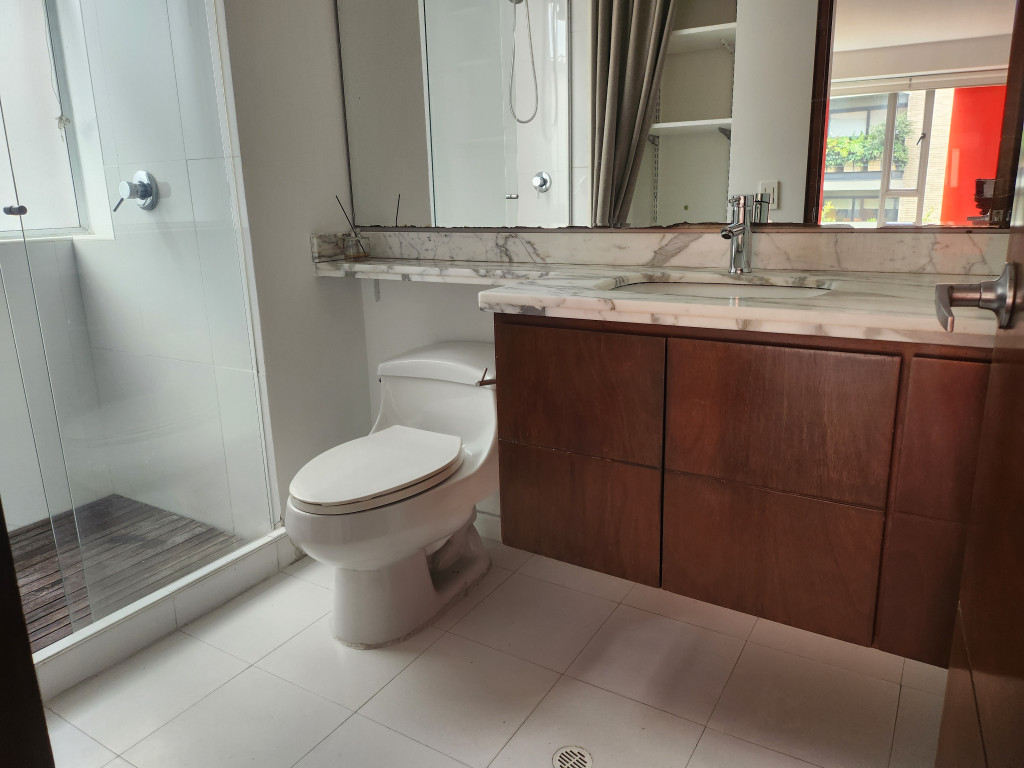 Apartamento En Arriendo - Los Rosales, Bogotá