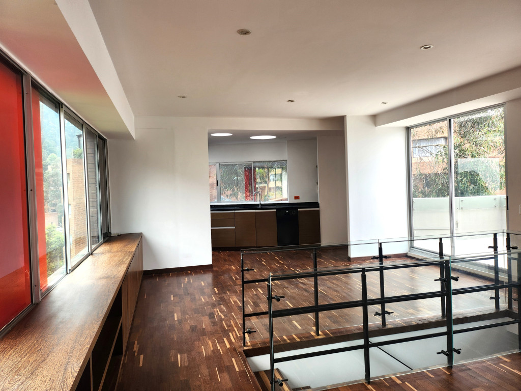 Apartamento En Arriendo - Los Rosales, Bogotá