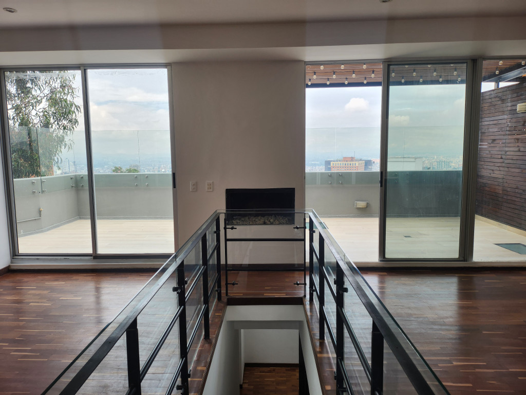 Apartamento En Arriendo - Los Rosales, Bogotá