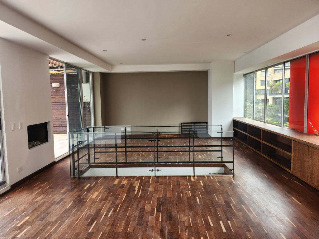 Apartamento En Arriendo - Los Rosales, Bogotá